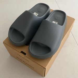 Yzy Slides Grey 2023